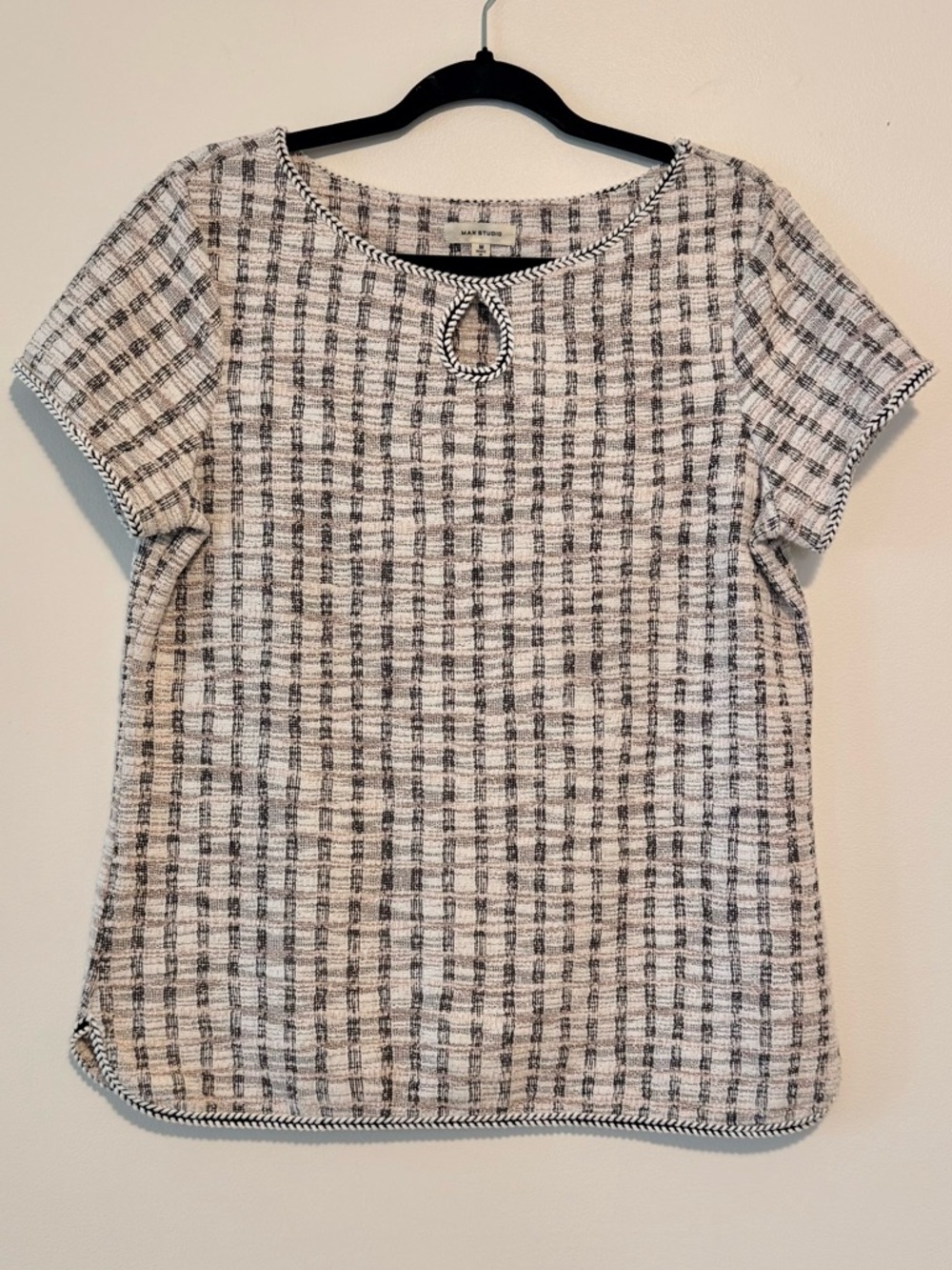 Max Studio White, Black & Pink Short-Sleeve Tweed Top with Keyhole